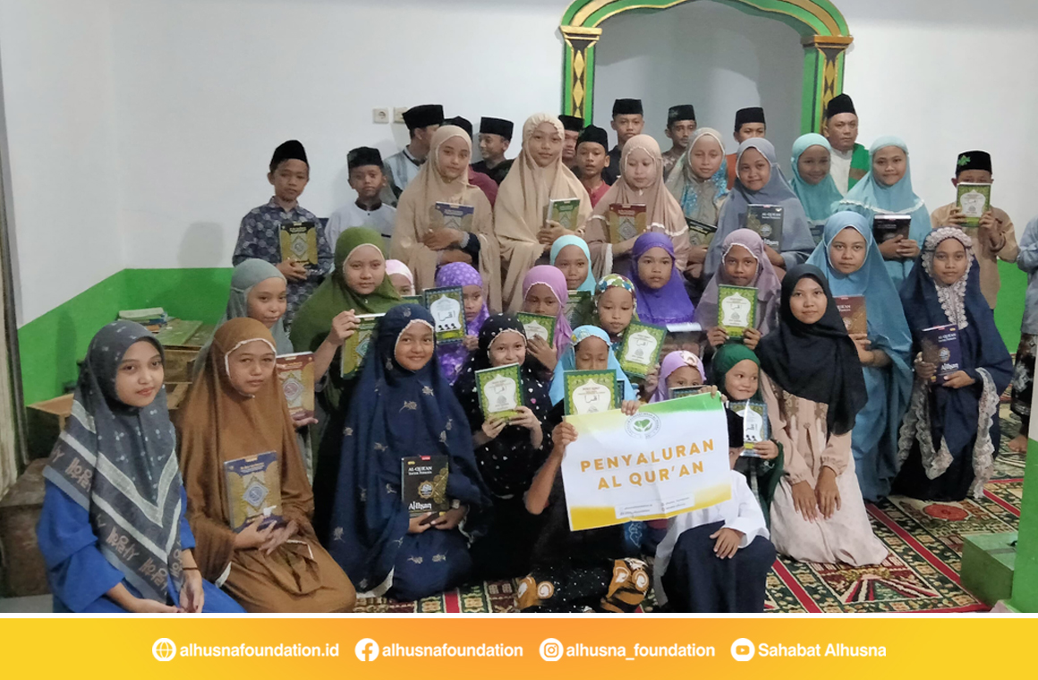 Penyaluran Al Quran dan Iqro di Musholla & TPQ Miftahul Huda