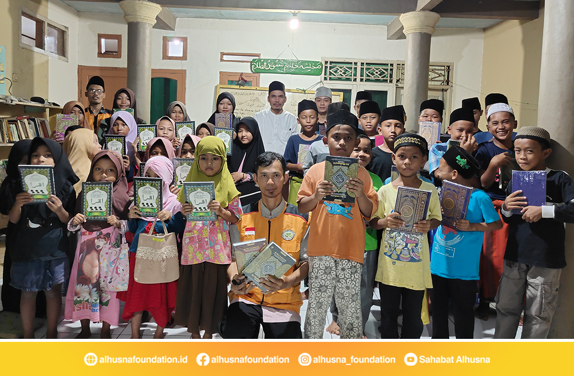 Penyaluran Al Qur’an dan Iqro Ke Majelis Taklim Suturudzulam Pandeglang Banten
