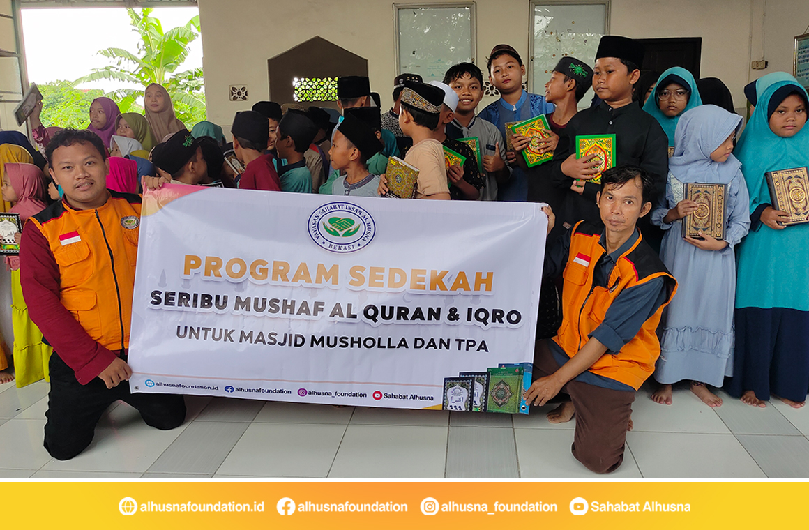 Penyaluran Al Quran dan Iqro ke TPQ BAITUSHOLIHIN