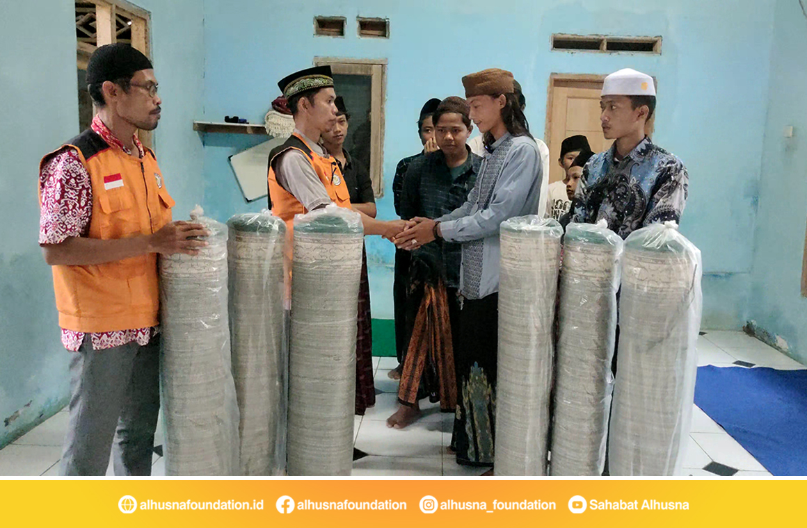 Penyaluran Karpet ke Pesantren Tarbiyatul Sibhyan Pandeglang banten